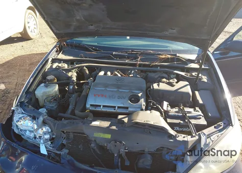 2005 Toyota Camry Le V6 z USA, uszkodzony, nr VIN 4T1BF30K95U085507